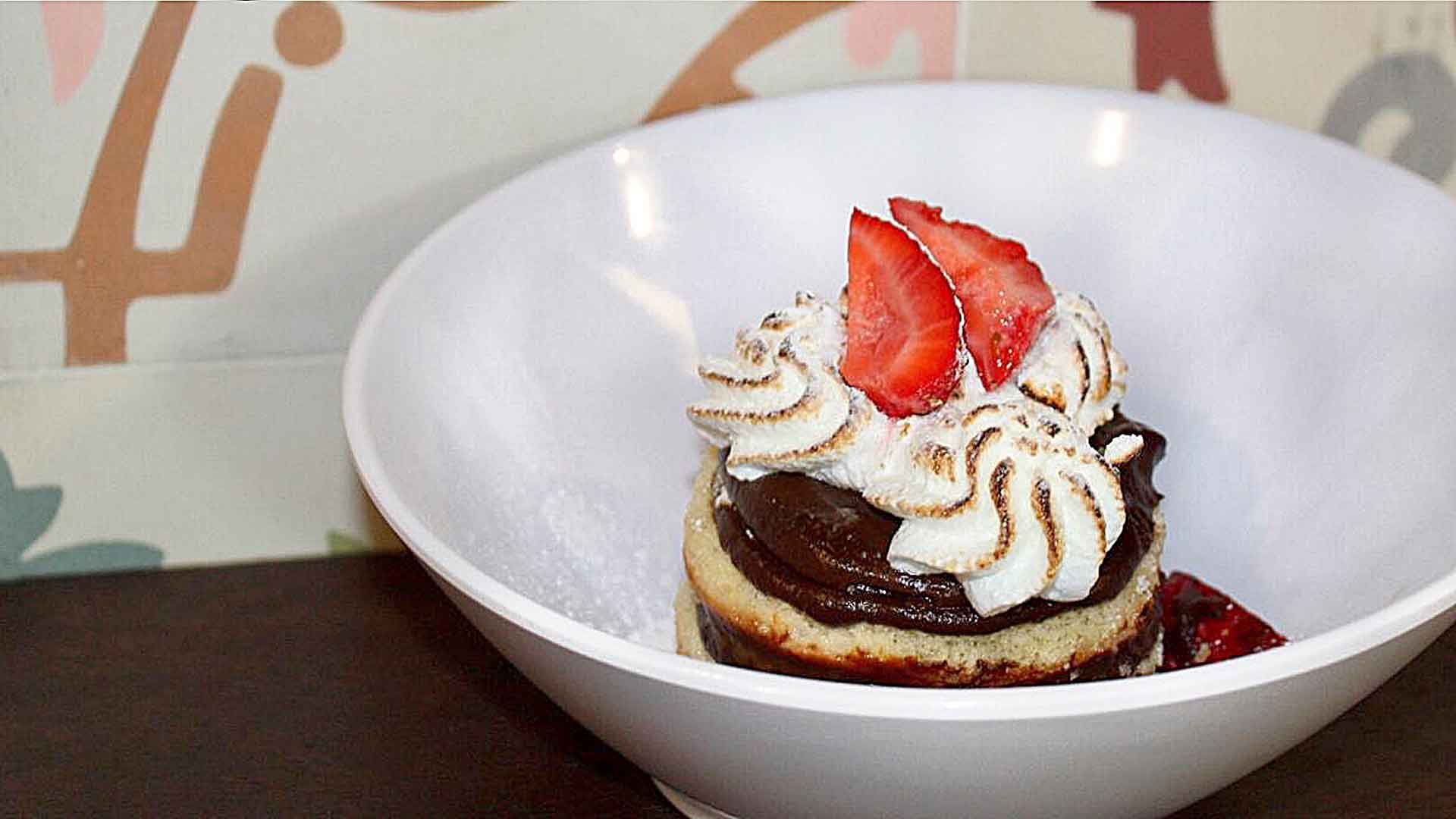 Delicioso pastel de café con tres leches para satisfacer tu antojo